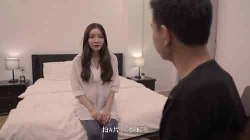 z52新年贺岁国产AV假冒星探搭讪极品美女酒店试镜[467M]