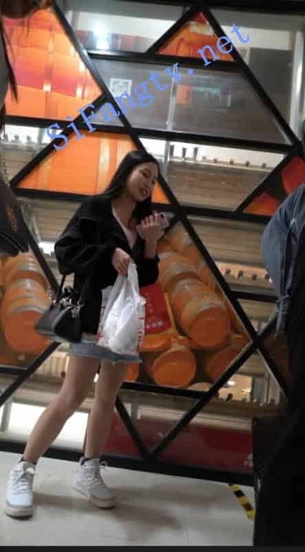 [首发CD]华尔兹2019街拍系列51-肉丝牛仔裙小妹子未卜先知插图